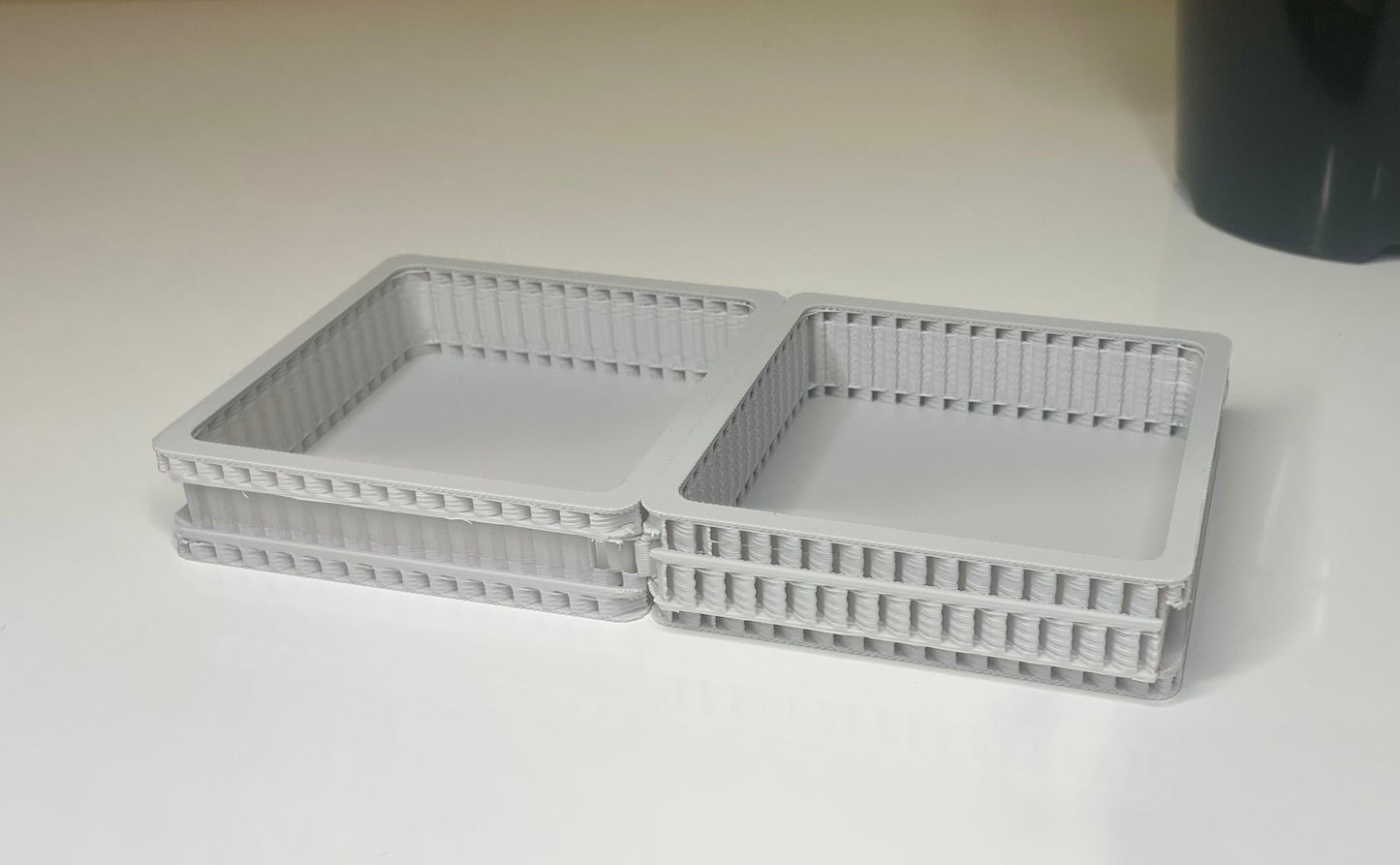 Low-wall Desk Part (8x8x2cm)